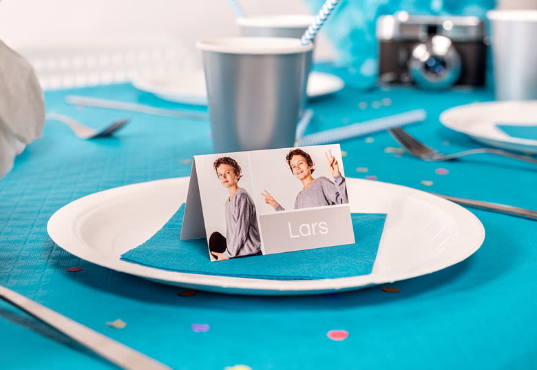 create personalised place cards at smartphoto