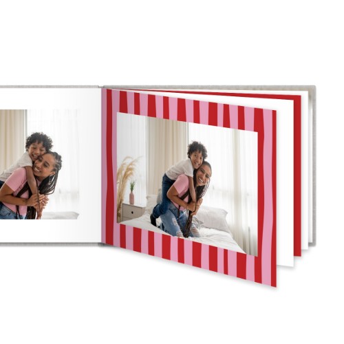 Organic Stripes Bold Text