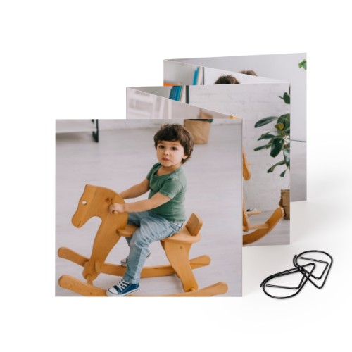 Fotokort 10 sidor Kvadratisk med Svart gem - 12 st (8 x 8 cm) Fotokort 10 sidor Kvadratisk med Svart gem - 12 st (8 x 8 cm)