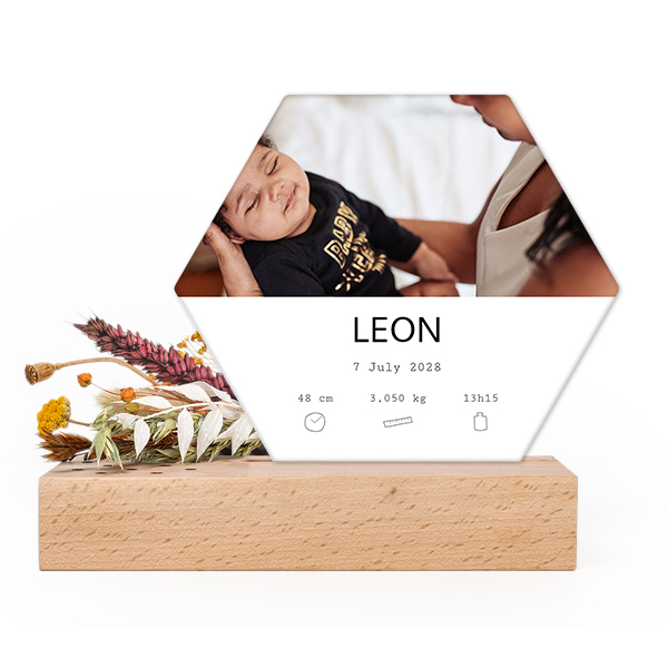 Forex kaart hexagon in houten houder met droogbloemen