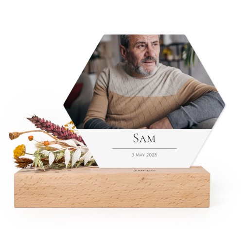 Hexagon forex kaart in houten staander met print en droogbloemen