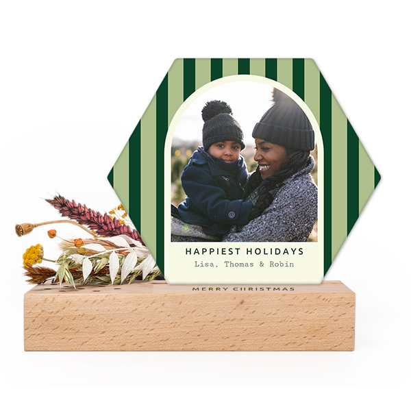 Wooden block with print, dried flowers and hexagonal forex card