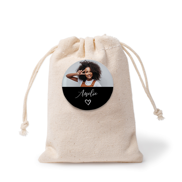 Small cotton bags with pin badge - set of 12 Small cotton bags with pin badge - set of 12