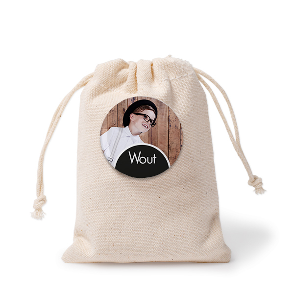 Small cotton bags with pin badge - set of 12