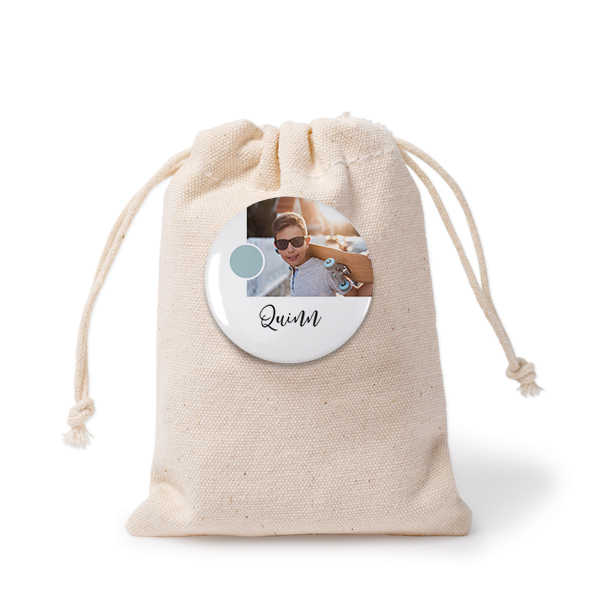 Small cotton bags with pin badge - set of 12 Small cotton bags with pin badge - set of 12