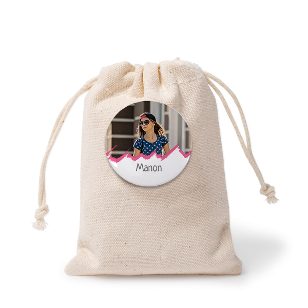 Sachets en coton avec badge (lot de 12) Sachets en coton avec badge (lot de 12)