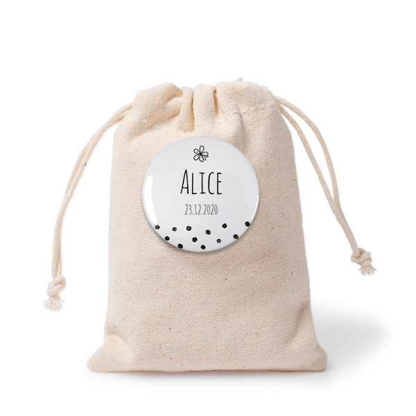 Small cotton bags with pin badge - set of 12