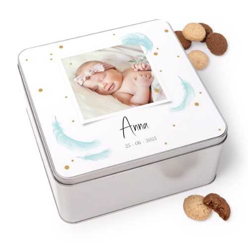 Plumes et étincelles dorées