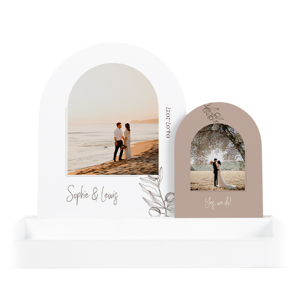 Favour display arched