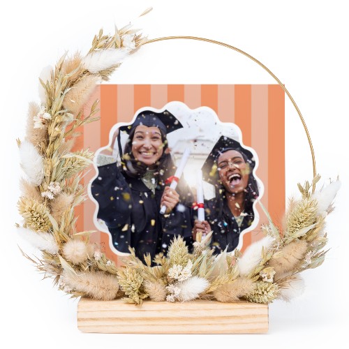 FlowerHoopCardSq_CurvyFrameLove