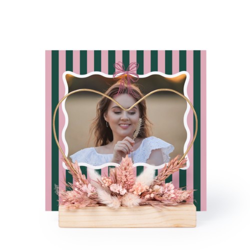Heart and dried flowers with 1 photo card