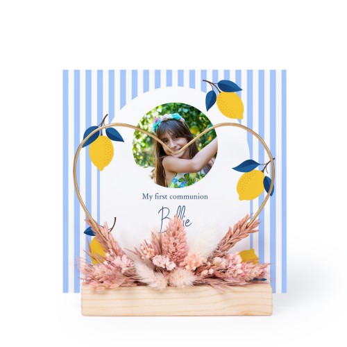 Heart and dried flowers with 1 photo card