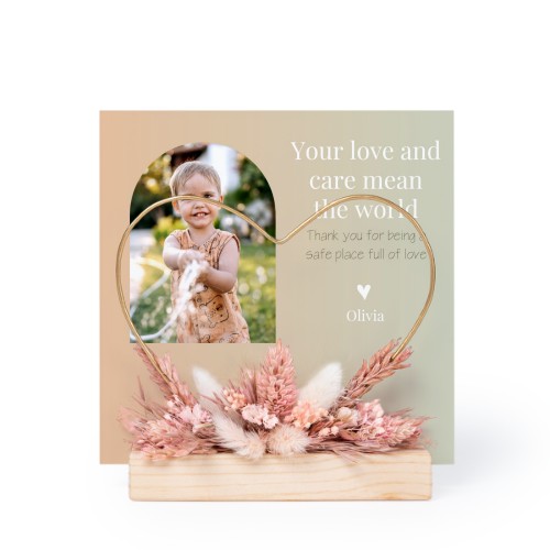 Heart and dried flowers with 1 photo card