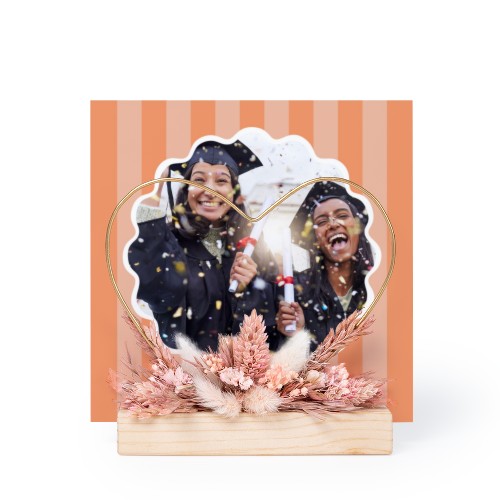 FlowerHoopCardSq_CurvyFrameLove