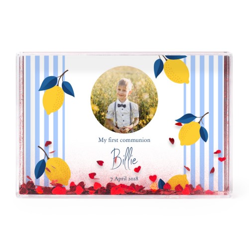 Photo frame with heart confetti