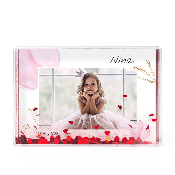 Photo frame with heart confetti Photo frame with heart confetti