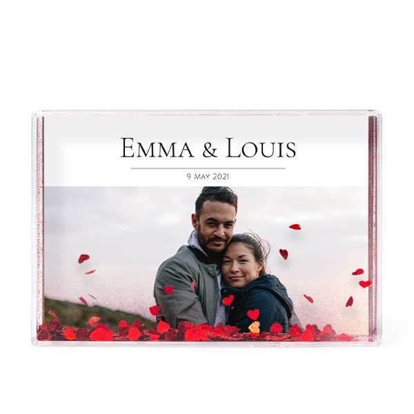 Photo frame with heart confetti Photo frame with heart confetti