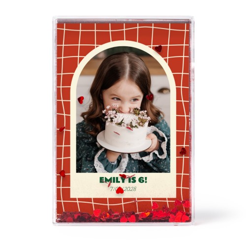 Photo frame with heart confetti Photo frame with heart confetti