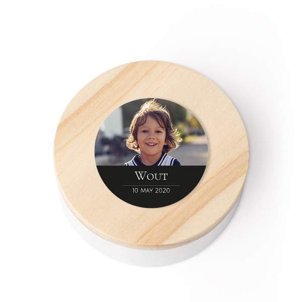 Boîte en métal avec couvercle en bois et autocollant (lot de 12) Boîte en métal avec couvercle en bois et autocollant (lot de 12)