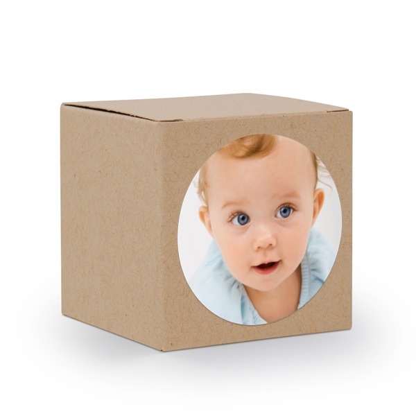 Gaveboks beige med rundt klistremerke - 24 stk