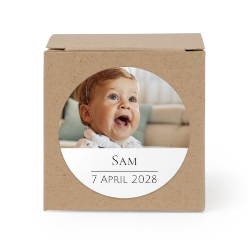 Gaveboks beige med rundt klistremerke - 24 stk