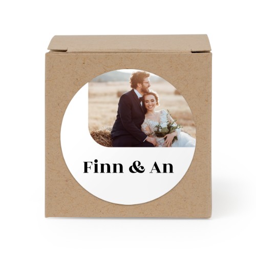 Gaveboks beige med rundt klistremerke - 24 stk