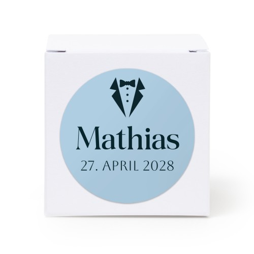 Gaveboks hvit med rundt klistremerke - 24 stk Gaveboks hvit med rundt klistremerke - 24 stk