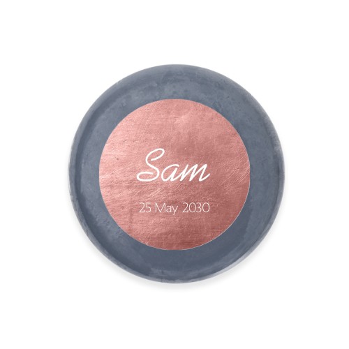 Coins arrondis et fond métallique