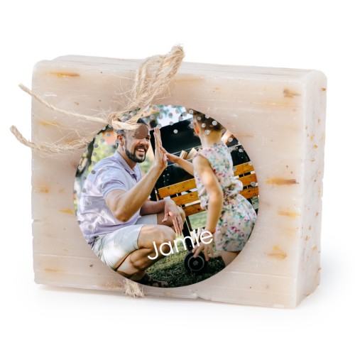 Sæbebar med rund etikette (sæt á 6) Sæbebar med rund etikette (sæt á 6)