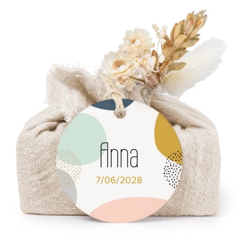 Såper i beige stoffinnpakninger med rundt merke (sett à 6)