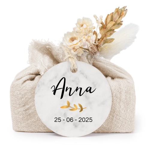 Lot de 6 savons avec emballage en coton beige et étiquettes rondes Lot de 6 savons avec emballage en coton beige et étiquettes rondes