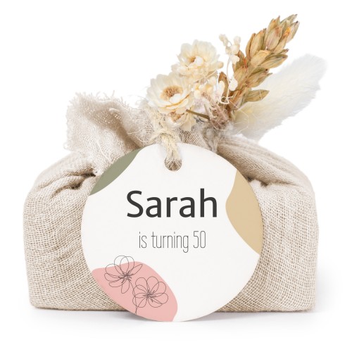 Tvålar i beige tygförpackningar med rund etikett (6 st)