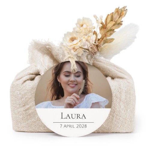 Lot de 6 savons avec emballage en coton beige et étiquettes rondes Lot de 6 savons avec emballage en coton beige et étiquettes rondes