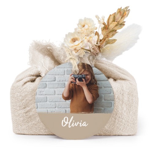 Seifen in beigefarbenem Tetra Pak mit rundem Etikett (6er-Set) Seifen in beigefarbenem Tetra Pak mit rundem Etikett (6er-Set)