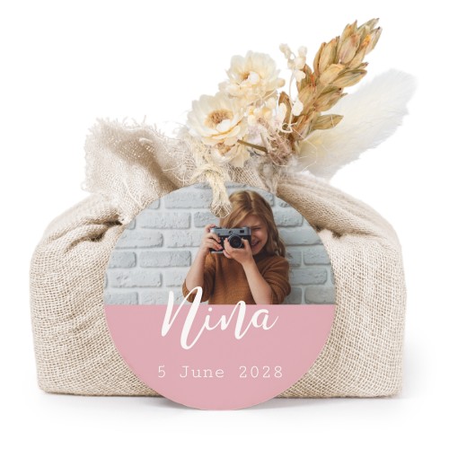 Såper i beige stoffinnpakninger med rundt merke (sett à 6)