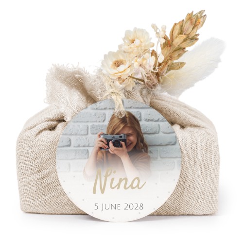 Såper i beige stoffinnpakninger med rundt merke (sett à 6)