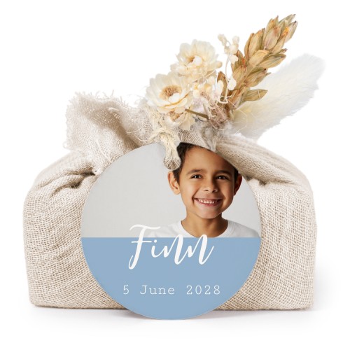 Såper i beige stoffinnpakninger med rundt merke (sett à 6)