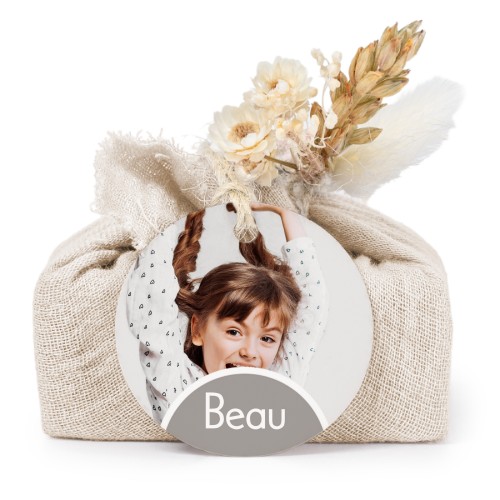 Lot de 6 savons avec emballage en coton beige et étiquettes rondes