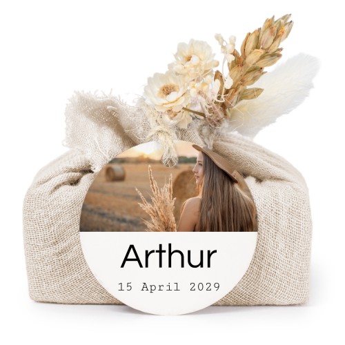 Seifen in beigefarbenem Tetra Pak mit rundem Etikett (6er-Set) Seifen in beigefarbenem Tetra Pak mit rundem Etikett (6er-Set)