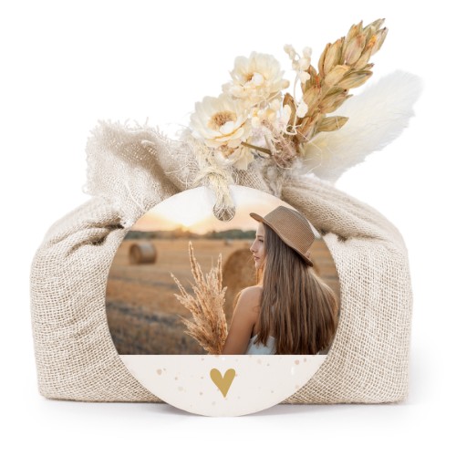 Lot de 6 savons avec emballage en coton beige et étiquettes rondes