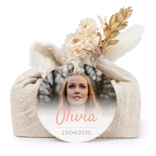 Såper i beige stoffinnpakninger med rundt merke (sett à 6)