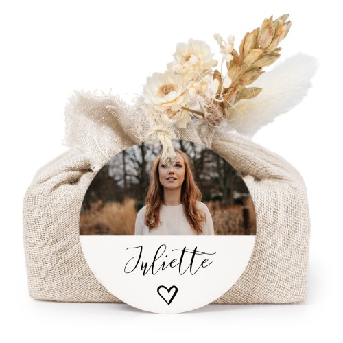 Lot de 6 savons avec emballage en coton beige et étiquettes rondes