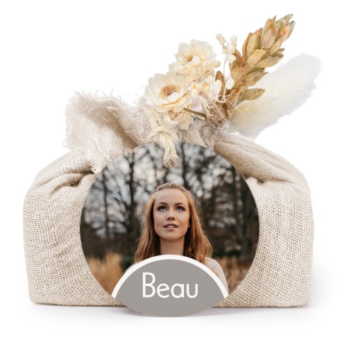 Zeepjes in beige tetra doekje met rond label (set van 6) Zeepjes in beige tetra doekje met rond label (set van 6)