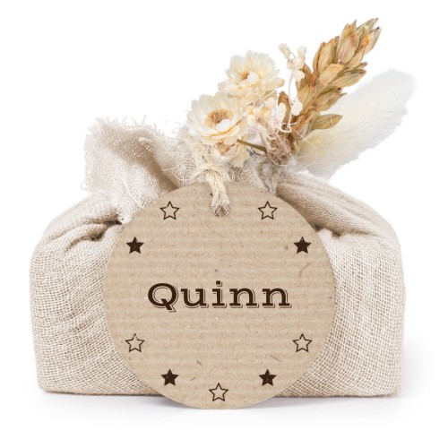 Lot de 6 savons avec emballage en coton beige et étiquettes rondes Lot de 6 savons avec emballage en coton beige et étiquettes rondes