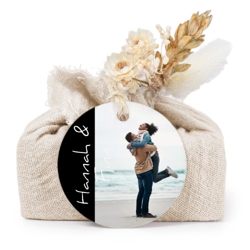 Lot de 6 savons avec emballage en coton beige et étiquettes rondes