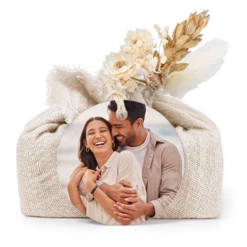 Beige cotton wrapped soaps with round label (6 pcs)