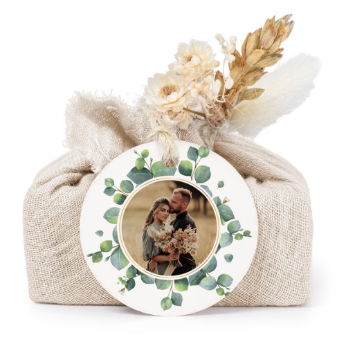 Tvålar i beige tygförpackningar med rund etikett (6 st)