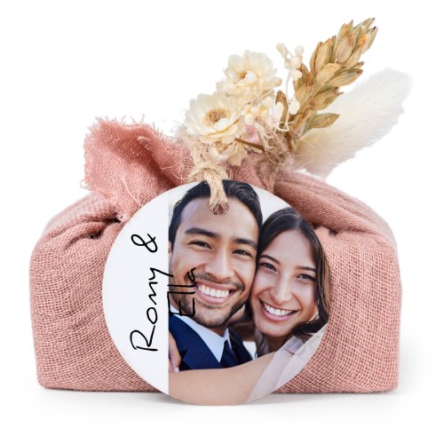 Sæber i lyserøde stofindpakninger med rundt mærke (sæt á 6)