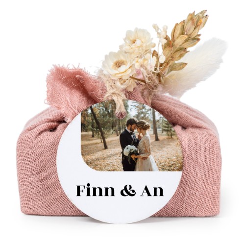 Såper i rosa stoffinnpakninger med rundt merke (sett à 6)