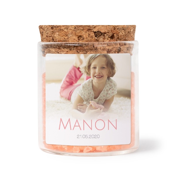 Glaskrukker med kvadratiske klistermærker og lyserødt badesalt - 12 stk Glaskrukker med kvadratiske klistermærker og lyserødt badesalt - 12 stk